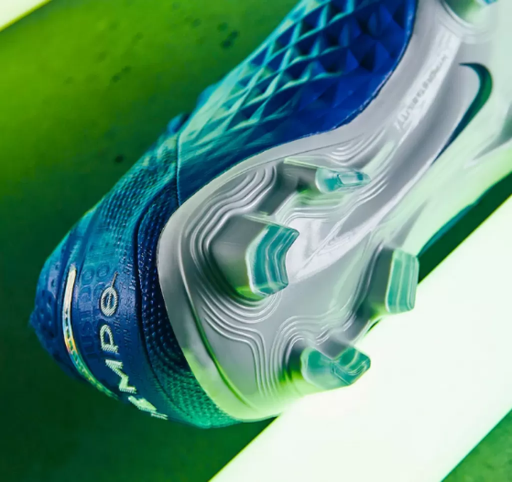 Профессиональные бутсы Nike Tiempo Legend 8 Elite FG